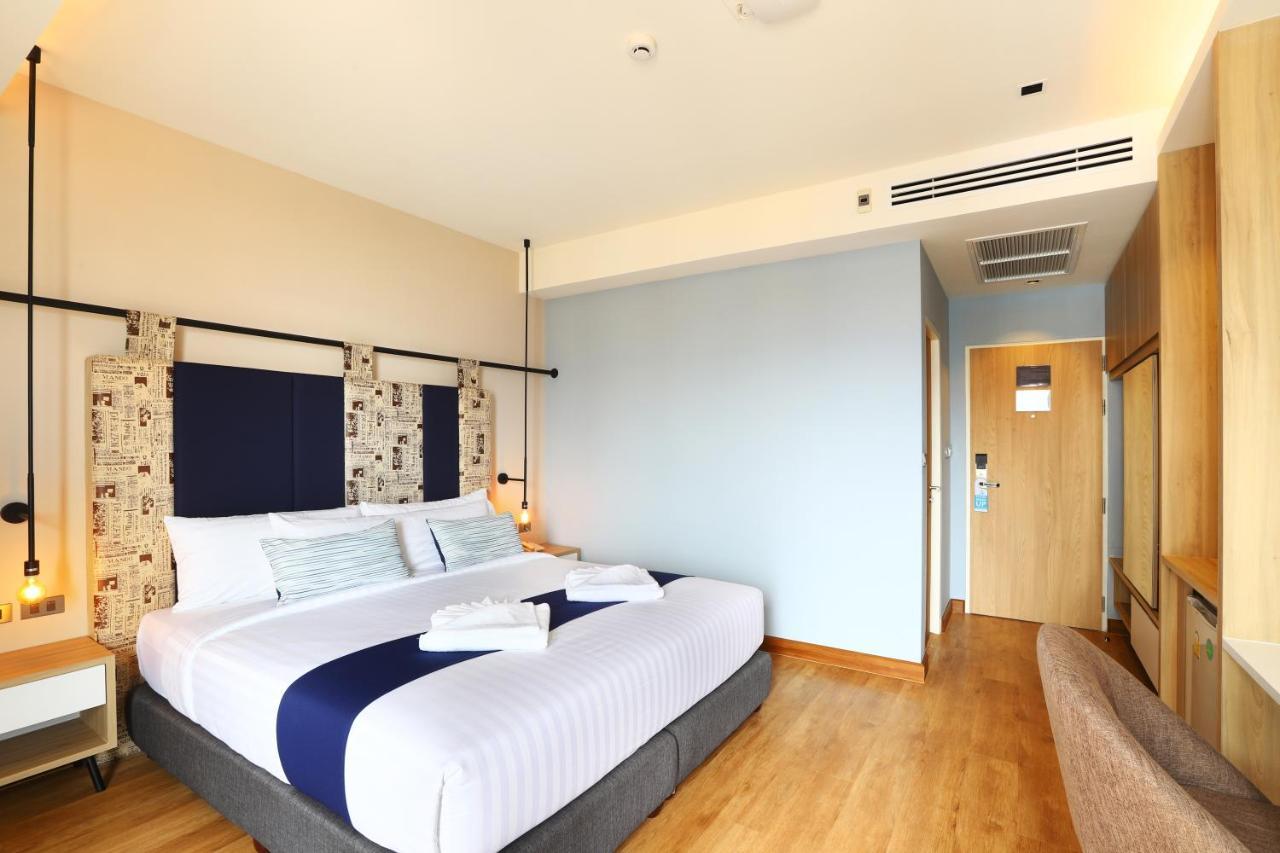 W3 Hotel Hatjaj Kültér fotó