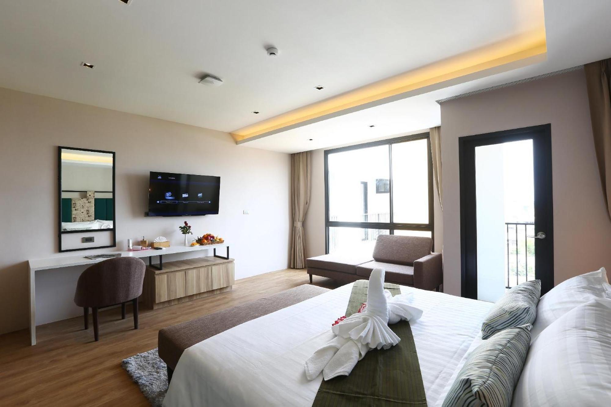 W3 Hotel Hatjaj Kültér fotó